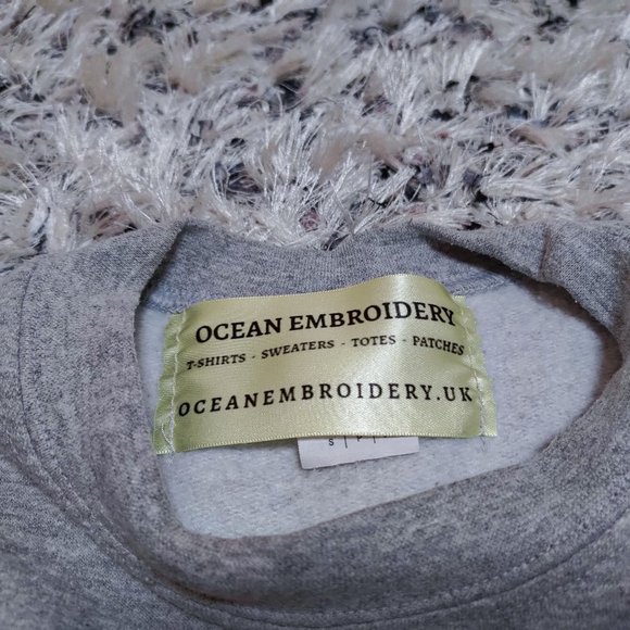 Handmade Unisex Whale Shark Embroidered Grey Sweatshirt - Picture 4 of 8